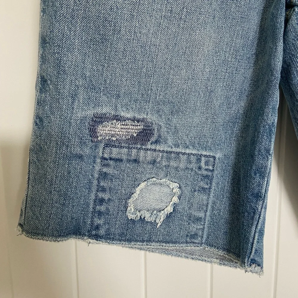 EUC | Oshkosh B’gosh girl’s patched raw hem light wash‎ relaxed denim shorts 14
